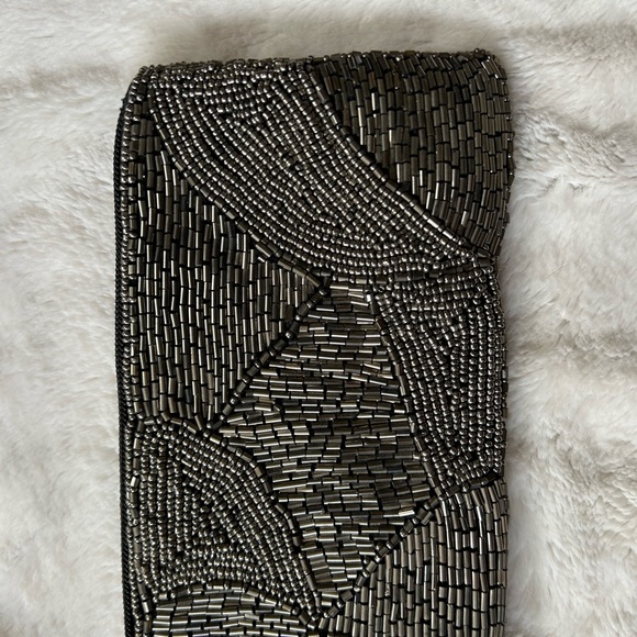 NWT Black and Silver Beaded Sequined Clutch - Picture 9 of 10